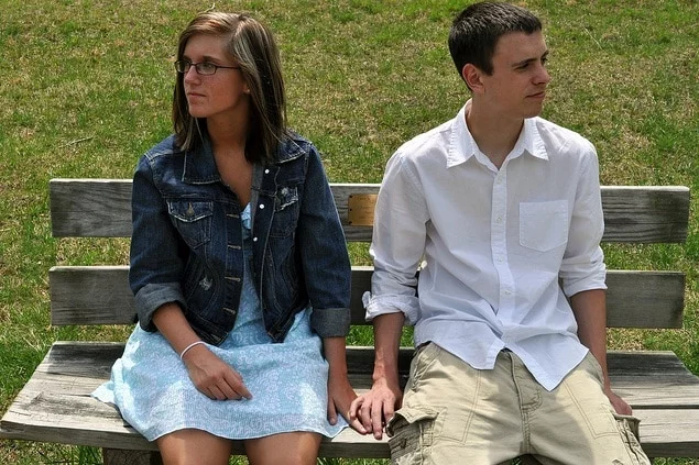 couple-meeting