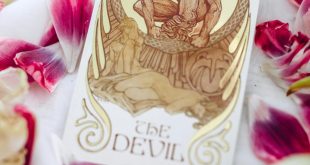 Tarot card the Devil